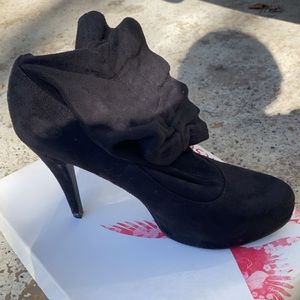 Blk bootie